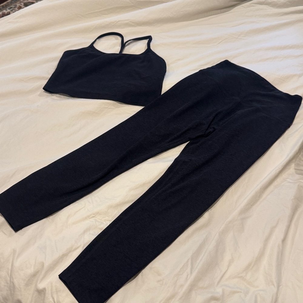 Black Sports Bra and Leggings Set
Leggings S, top with built in bra M